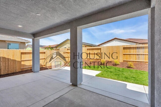 Building Photo - Newer 55+ Gated SOLAR Home in El Dorado Hills for Rent