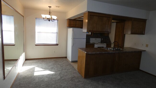 Building Photo - 4034 NW Ozmun Ave