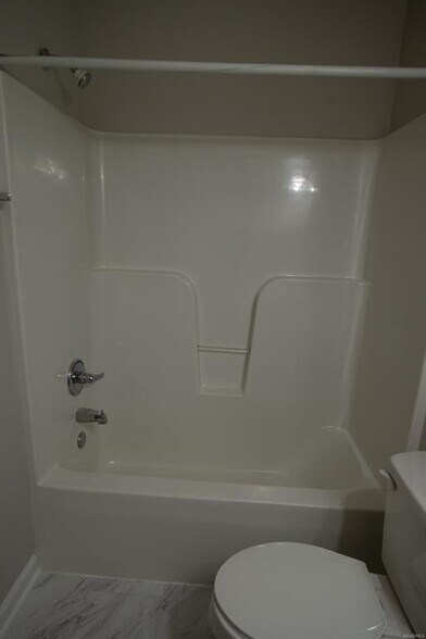 Building Photo - 325 James Dr