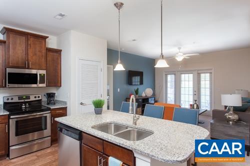 Building Photo - 2015 Reserve Cir