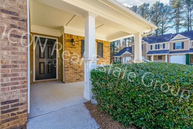 Building Photo - 467 Colonial Walk
