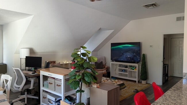 Building Photo - 56 McIntosh Ln