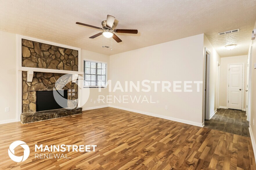 Building Photo - 9395 Forest Knoll Dr