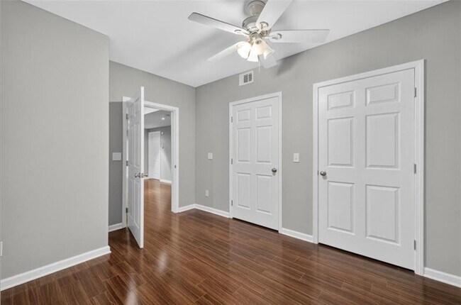 Building Photo - 740 Mayfair Ct