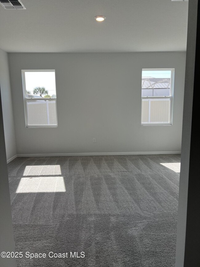 Building Photo - 542 Lambright St SW