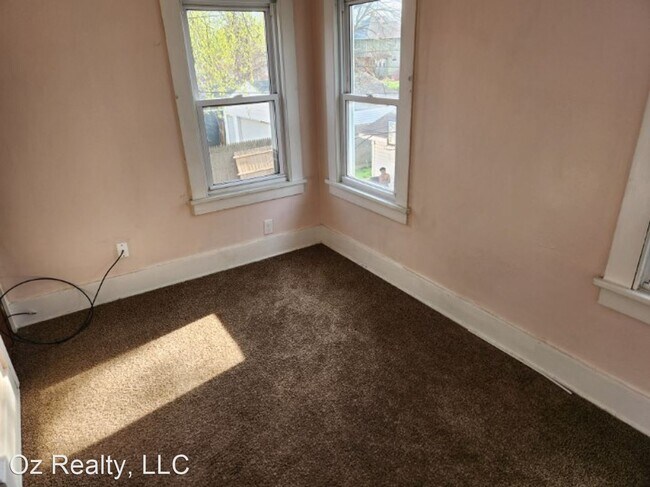 Building Photo - 3 br, 1 bath House - 4141 Mayfield Dr