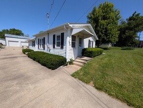 Building Photo - 905 E 8th St S