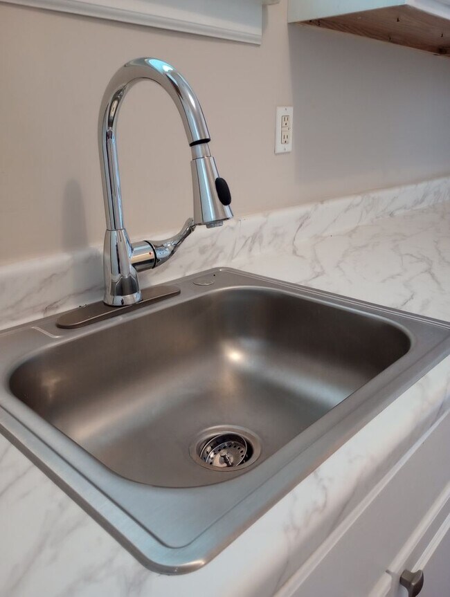 Building Photo - 2304 Gravier St