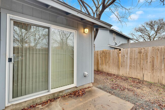 Building Photo - 2203 E Stassney Ln