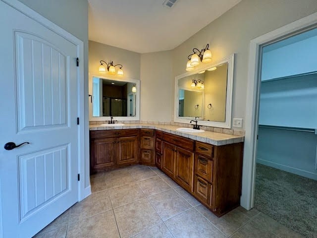 Building Photo - 3704 W Cherokee Rd