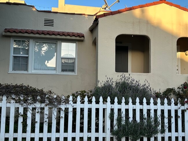 Building Photo - 1307 Harvard St