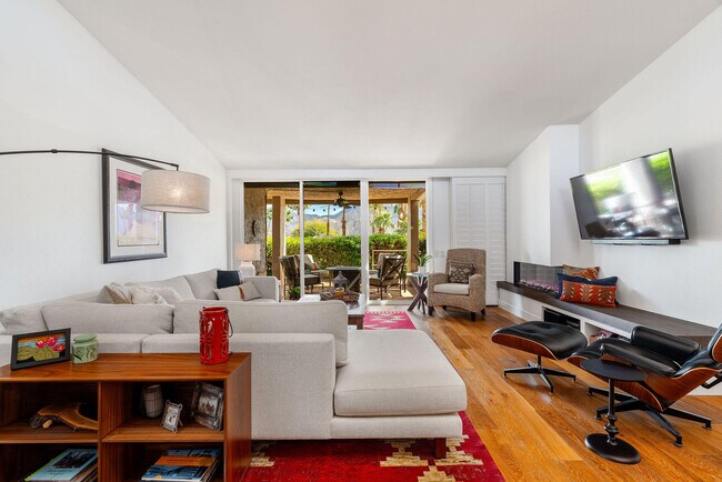 Building Photo - 48910 Noline Pl