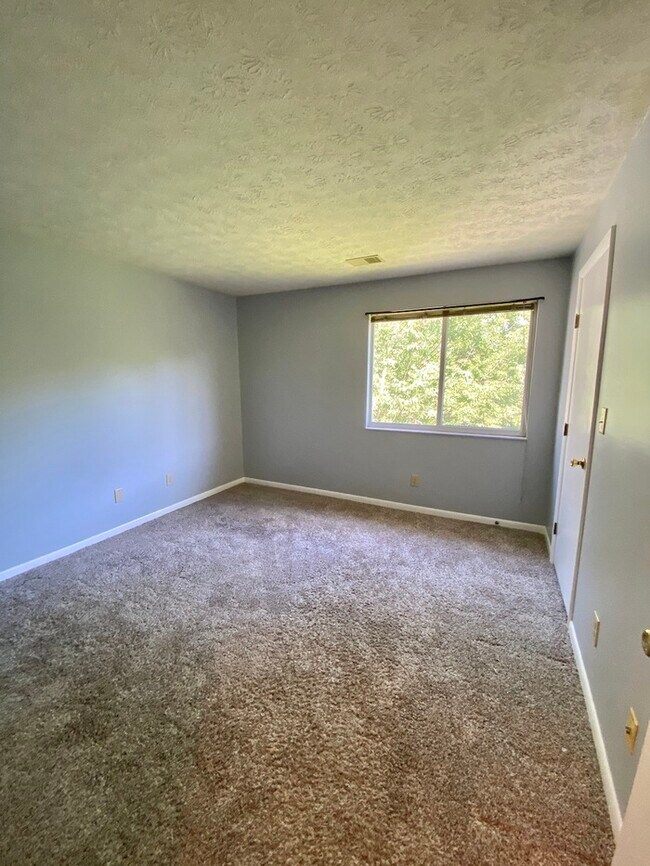Building Photo - 27 Rio Grande Cir