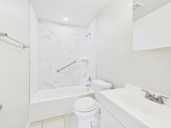 Building Photo - 3004 Westhaven Dr