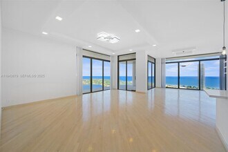 Building Photo - 19355 Turnberry Way