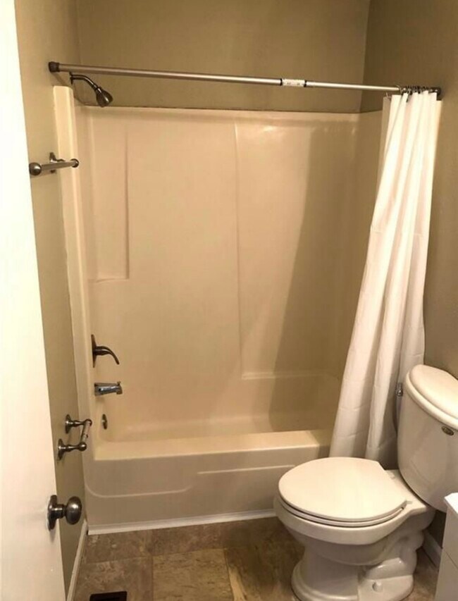 Bathroom - 1520 Western Dr