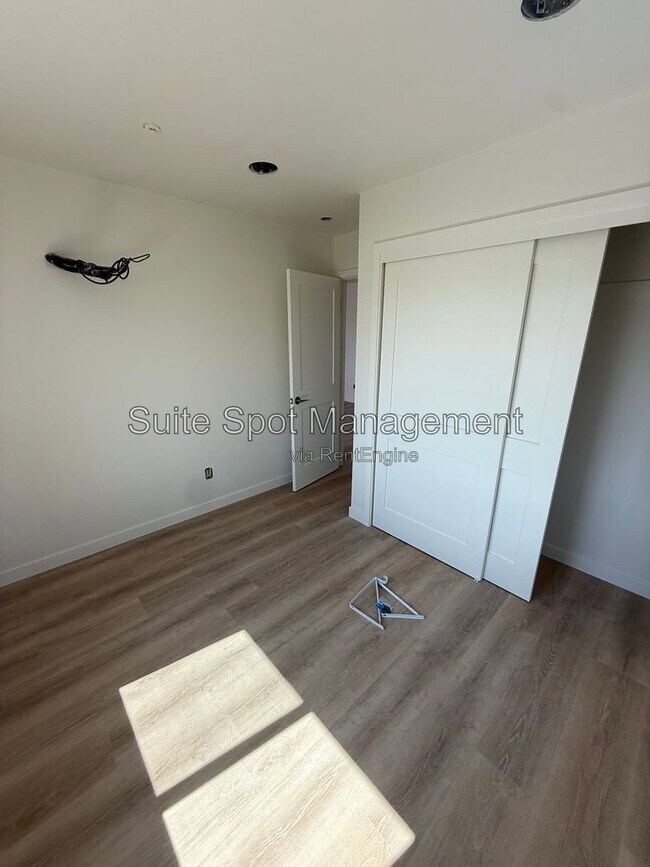 Building Photo - 2206 Conquista Ave
