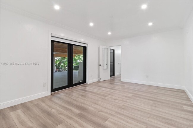 Building Photo - 10981 SW 47th St