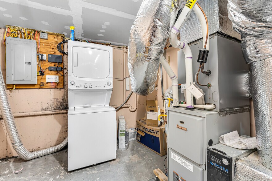 Building Photo - 2601 Washington St