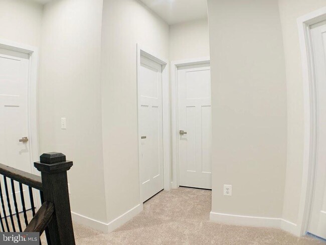 Building Photo - 11380 Willow Green Cir