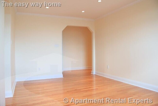 Building Photo - 60 Brattle St