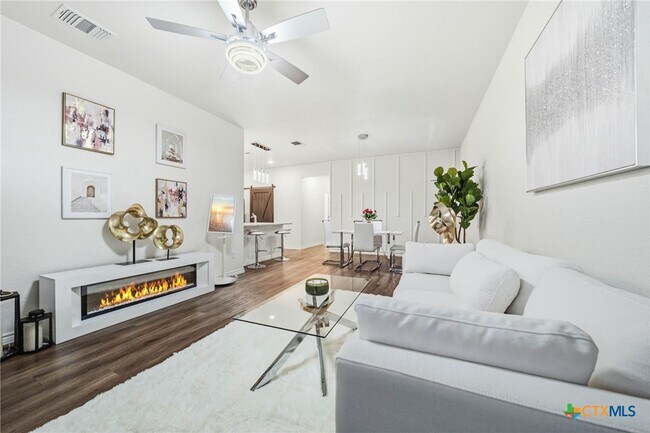 Building Photo - 5308 Rose Gdn Lp