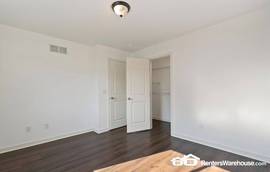 Building Photo - 3832 McIntosh Dr NW
