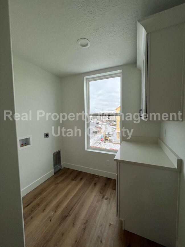 Building Photo - New AF Townhome