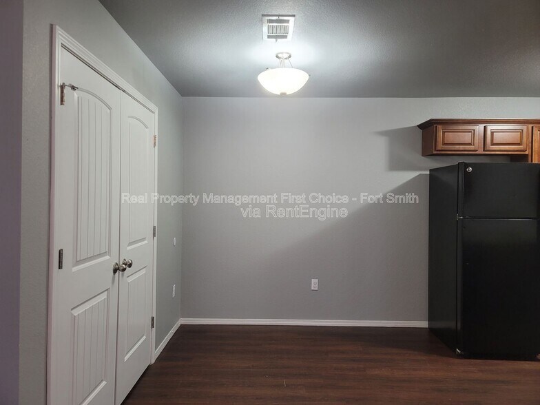 Building Photo - 2006 Ingalls Ln