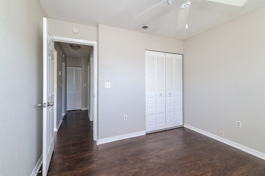 Building Photo - 648 Caribou Ct