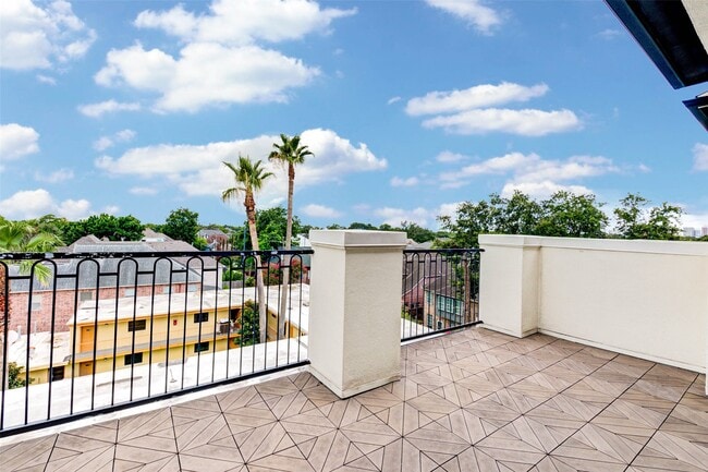 Building Photo - 6706 Morningside Dr