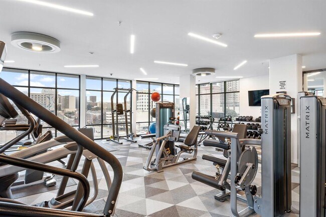 Building Photo - 800 Embassy Dr