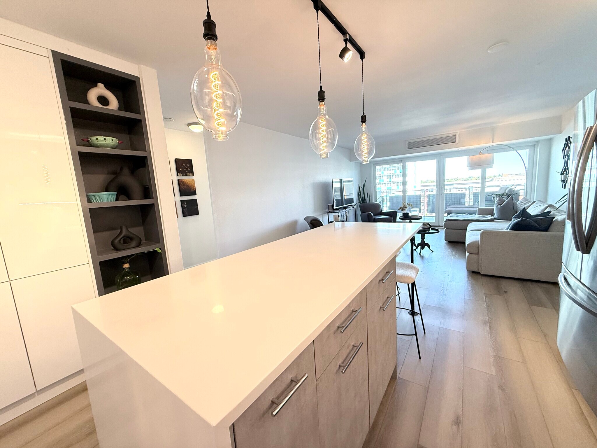 Building Photo - 1121 Albion St