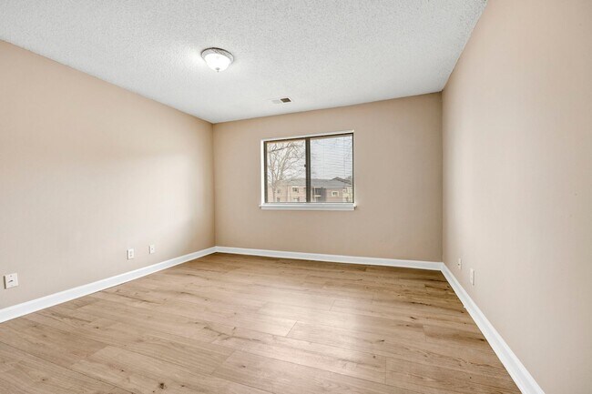 Building Photo - bg0724