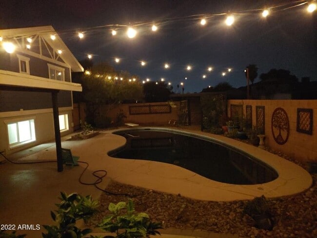 Building Photo - Exceptional 6-Bedroom Home with Private Pool Near ASU