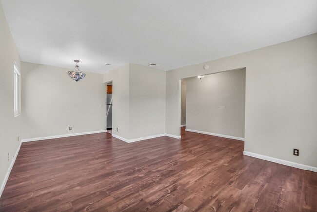 Building Photo - 1035 Mohr Ln
