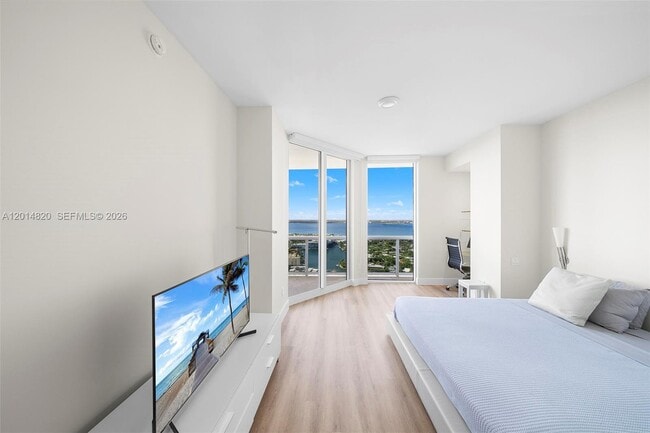 Building Photo - 4775 Collins Ave