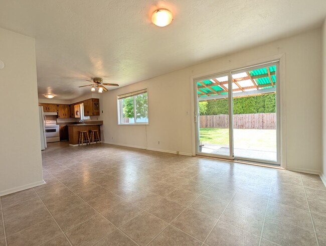 Building Photo - 3-Bedroom, 2-Bath Home In The River Road A...