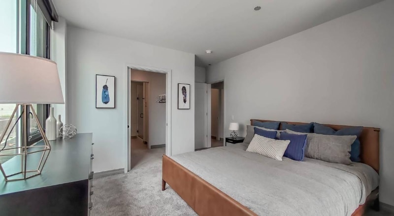 Building Photo - 2183 N Elston Ave