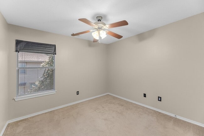 Building Photo - 12407 Salama Falls