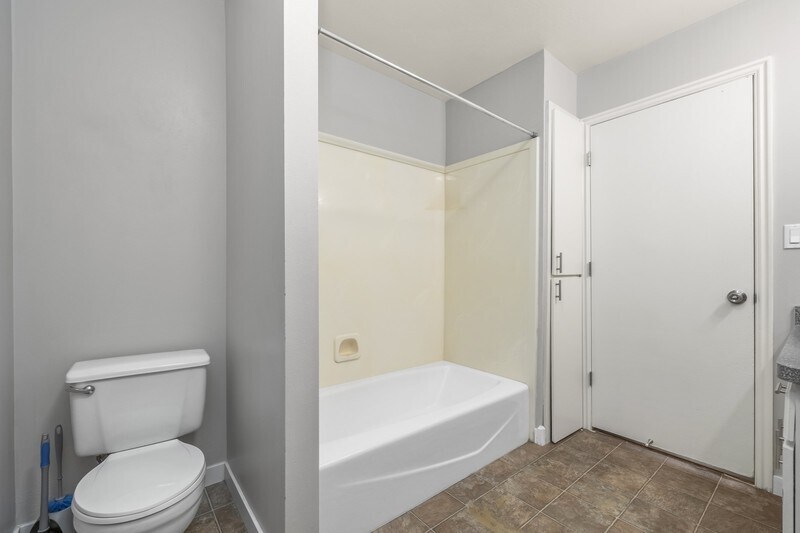 Building Photo - 768 N 1060 W