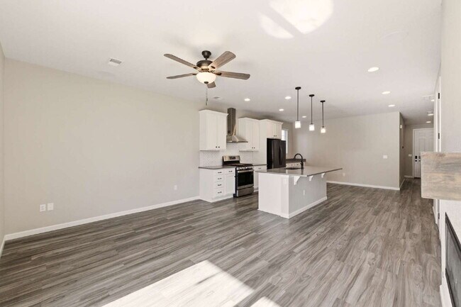 Building Photo - Modern 3-Bed 2-Bath Home in Cherry Creek School District!