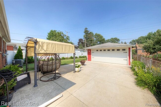 Building Photo - 8126 Dale St