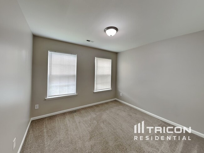 Building Photo - 106 Newport Dr