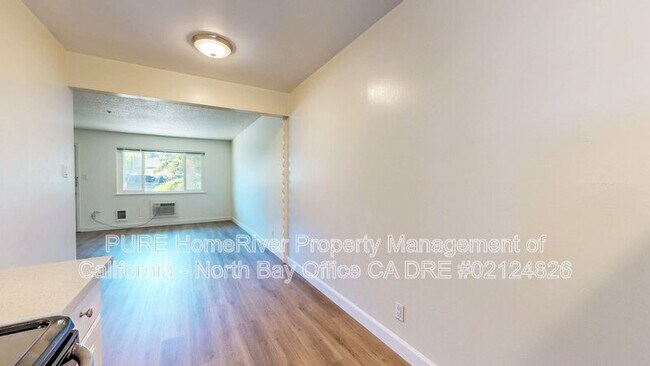 Building Photo - 555 Dexter St