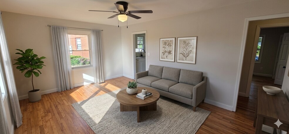 Building Photo - 2076 Seneca Dr