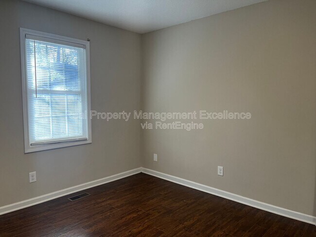 Building Photo - 709 S Webb St