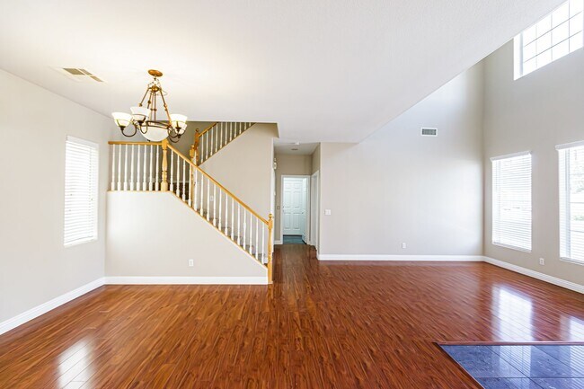 Building Photo - 2 Master Suites in a gated community
