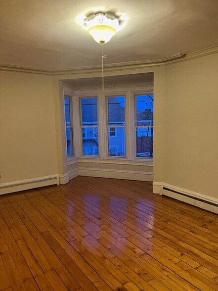 Building Photo - 468 Wickenden St
