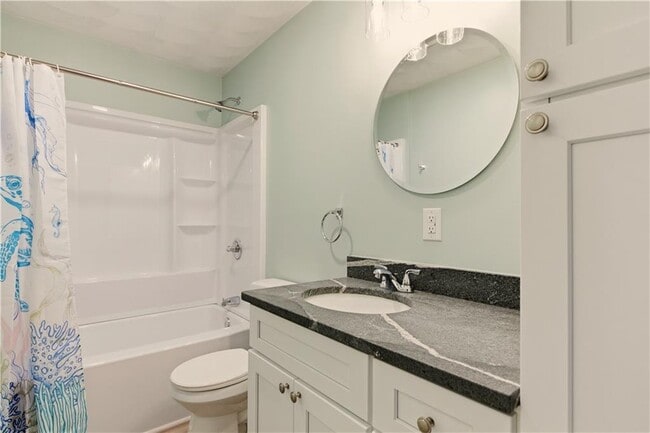 Building Photo - 47 Windsor Rd